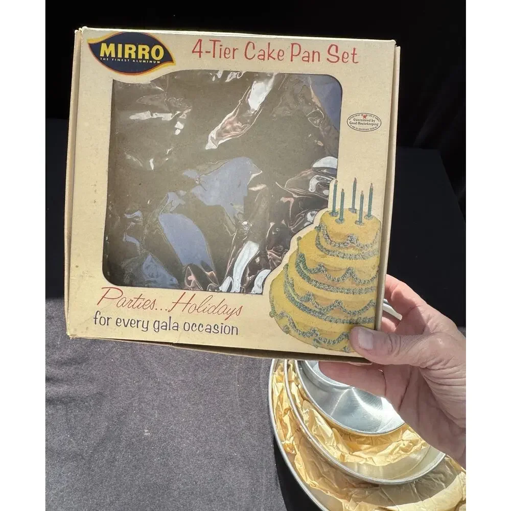 Vintage Mirro 4-Tier Cake Pan Set FT-902 Original Box Mid Century Wedding Cake